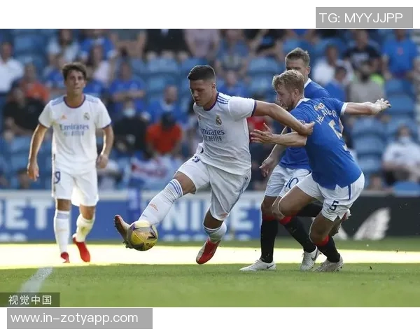 安切洛蒂训练排出424阵型维尼修斯与罗德里戈携手锋线争胜